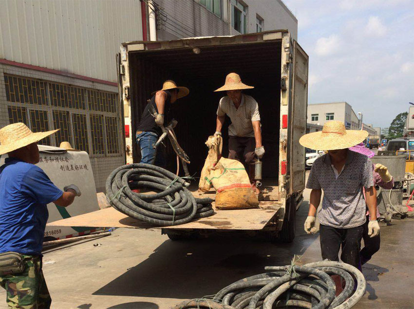 康保一部件厂房地基出现下沉注浆加固